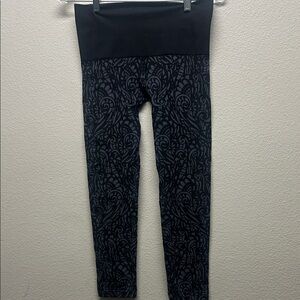 Soma Black and Gray Patterned Pants
